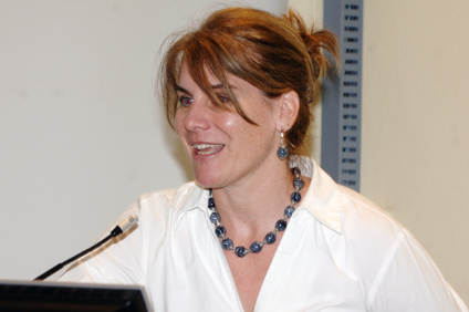 La doctora Amanda Clinton, catedrática de Sicología, dirigió el comité organizador de la semana.