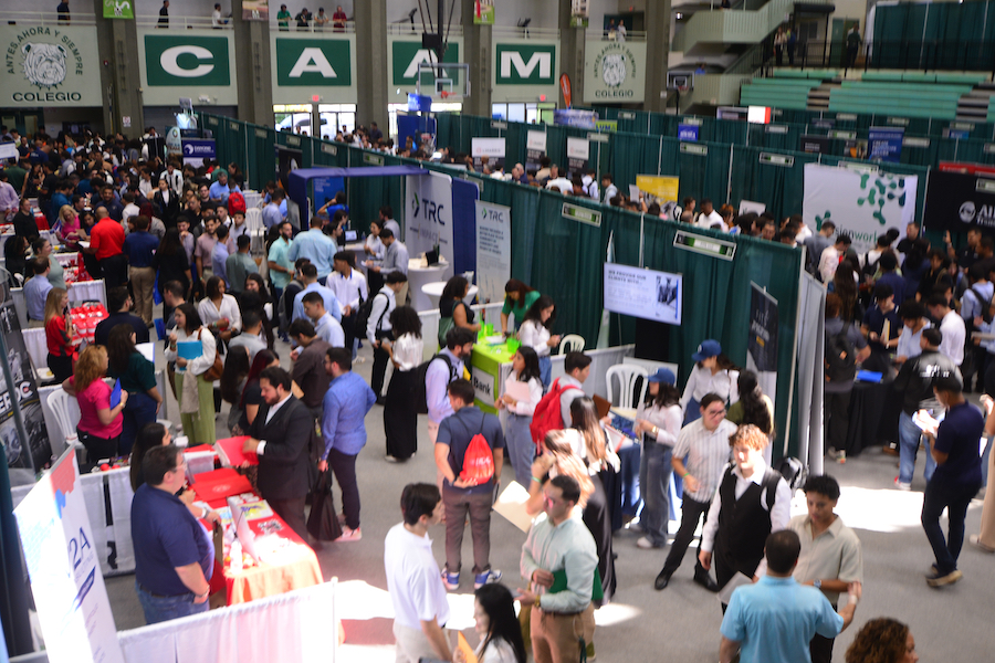 La Feria de Empleos de Otoño se realizó en el Coliseo Rafael A. Mangual del RUM. Foto Carlos Díaz/Prensa RUM