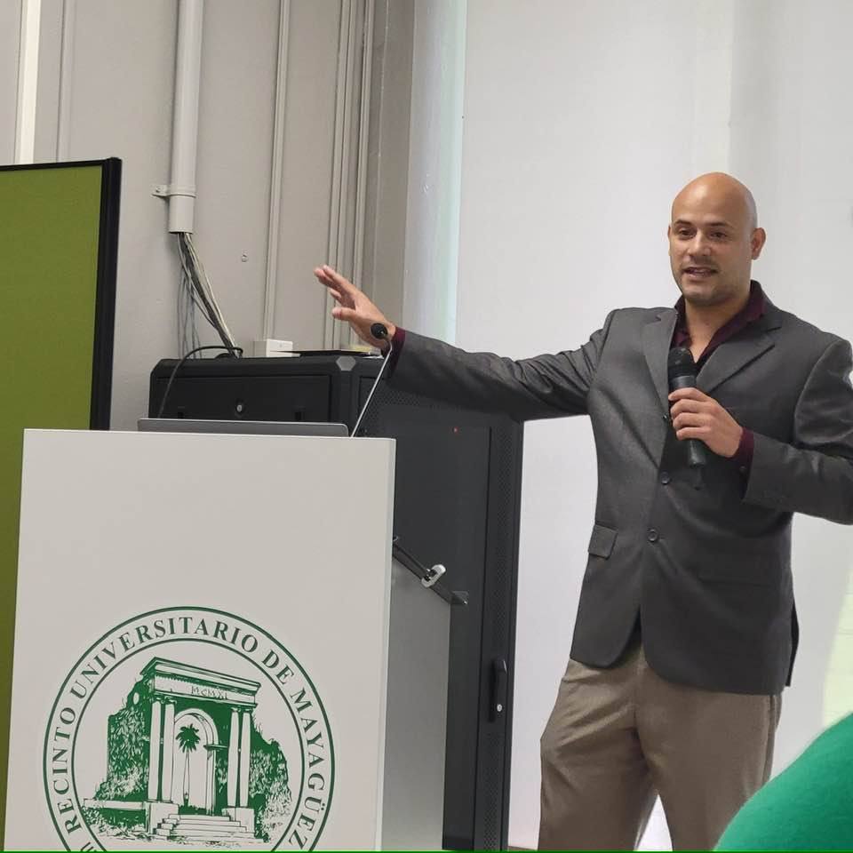 El doctor Héctor S. Tavarez Vargas, catedrático del Departamento de Economía Agrícola y Sociología Rural, del Colegio de Ciencias Agrícolas del Recinto Universitario de Mayagüez (RUM), recibió una subvención de $198,303.00 mil del Instituto Nacional de Alimentos y Agricultura (NIFA), del Departamento de Agricultura de los Estados Unidos (USDA). Suministrada