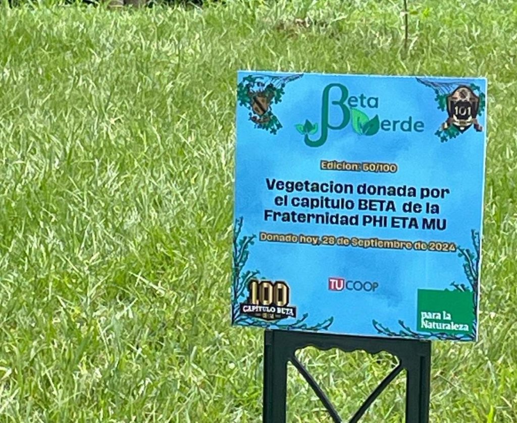 Como parte de la celebración de su centenario, el Capítulo Beta de la Fraternidad Phi Eta Mu, asociación estudiantil del Recinto Universitario de Mayagüez (RUM), continuó con su Proyecto Verde mediante la siembra de cincuenta árboles en los predios del Colegio de Administración de Empresas (ADEM).