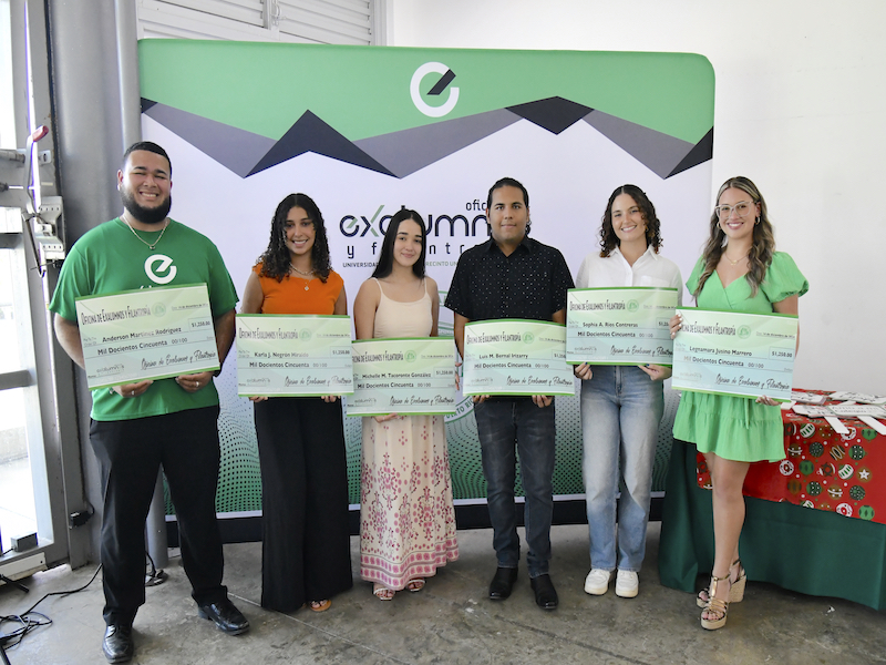 Los becados fueron Anderson Martínez Rodríguez, Karla J. Negrón Hiraldo, Michelle M. Tacoronte González, Luis M. Bernal Irizarry, Sophia A. Ríos Contreras y Legnamara Jusino Marrero. Foto Carlos Díaz/Prensa RUM