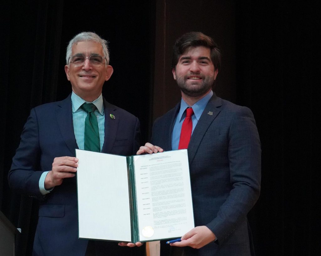 El Recinto Universitario de Mayagüez (RUM) realizó una ceremonia para conmemorar los 100 años del capítulo Beta de la Fraternidad Phi Eta Mu. Suministrada