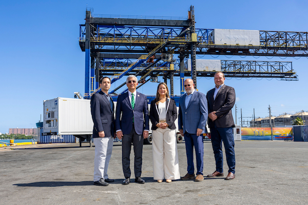 La compañía de transporte y logística Saltchuk suscribió un Memorando de Entendimiento con el Recinto Universitario de Mayagüez (RUM) de la Universidad de Puerto Rico (UPR) para establecer el primer Centro de Excelencia en Transporte y Logística (CETL) en Puerto Rico y el Caribe. Esta iniciativa novel tiene como objetivo atraer y desarrollar talento enfocado en la industria de transportación y logística y promover a largo plazo el desarrollo económico y social en Puerto Rico.