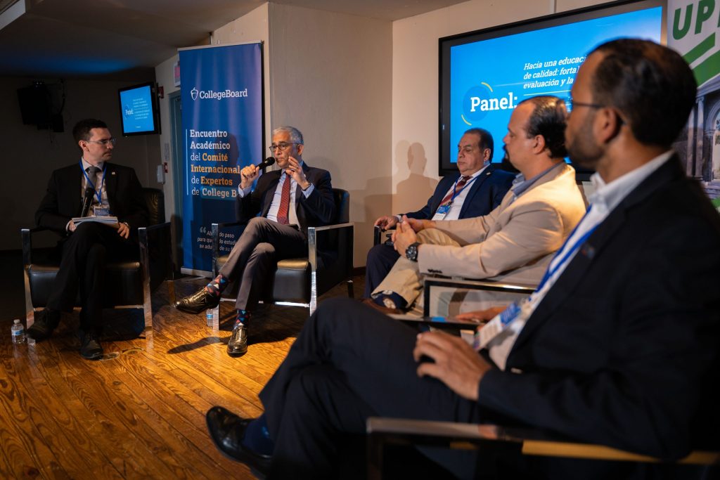 El rector Agustín Rullán Toro participó en el panel titulado Hacia una educación de calidad: fortaleciendo la evaluación y la investigación, en el que, entre otros aspectos, reflexionó sobre la reciente designación del RUM como institución de investigación R2. Suministr